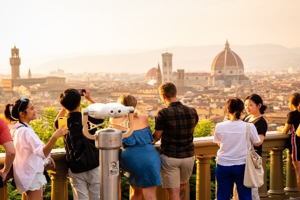 turisti stranieri in italia, target verso cui indirizzare la promozione di una casa vacanze all'estero